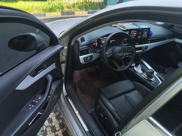 Audi A4L 2020, 90800 км, за 20718 USD - фото 9