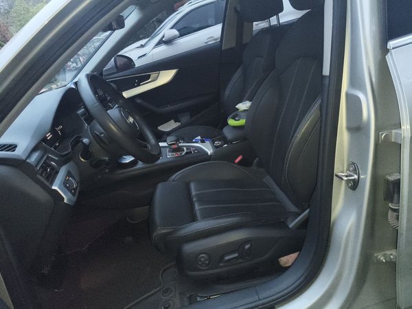 Audi A4L 2020, 90800 км, за 20718 USD - фото 12