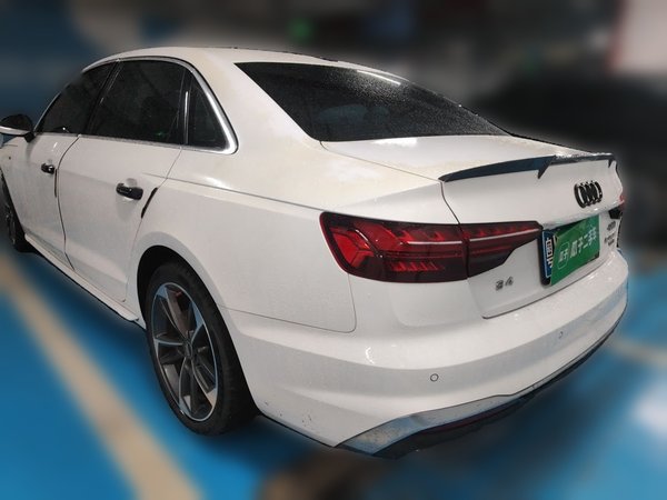 Audi A4L 2020, 131300 км, за 17631 USD