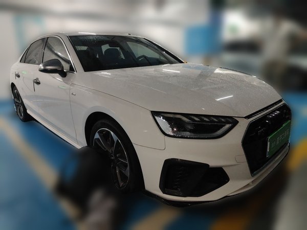 Audi A4L 2020, 131300 км, за 17631 USD