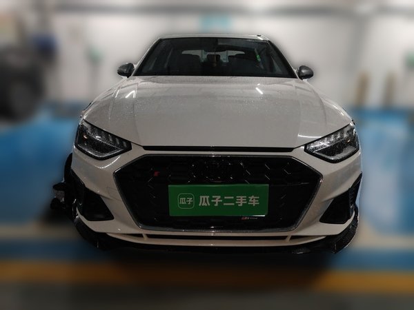 Audi A4L 2020, 131300 км, за 17631 USD