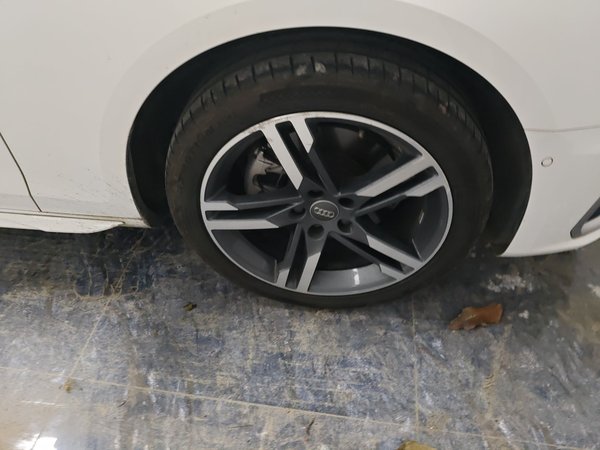 Audi A4L 2020, 76500 км, за 20755 USD