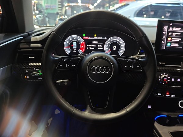 Audi A4L 2020, 79000 км, за 22216 USD - фото 14