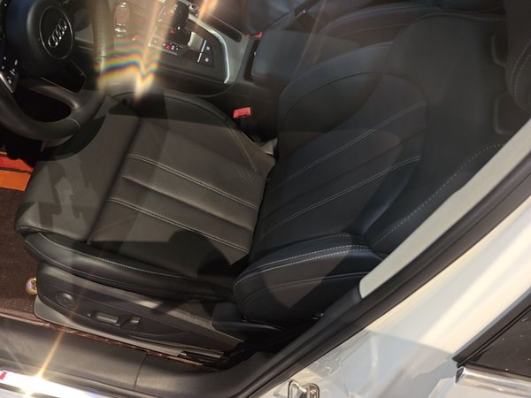 Audi A4L 2020, 79000 км, за 22216 USD - фото 18