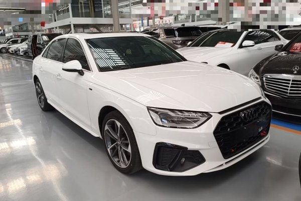 Audi A4L 2020, 79200 км, за 18809 USD