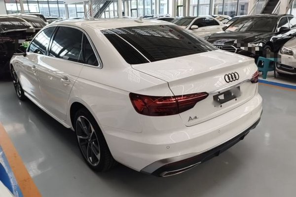 Audi A4L 2020, 79200 км, за 18809 USD