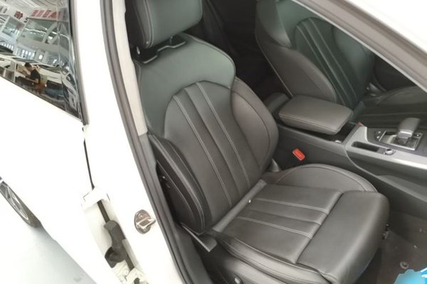 Audi A4L 2020, 79200 км, за 18809 USD - фото 23