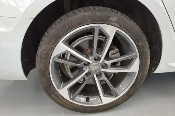 Audi A4L 2020, 79200 км, за 18809 USD - фото 10