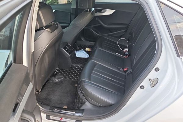 Audi A4L 2020, 81400 км, за 19322 USD - фото 17