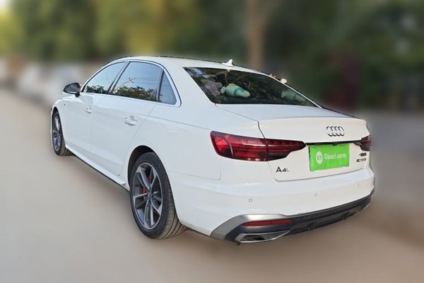 Audi A4L 2020, 81400 км, за 19322 USD