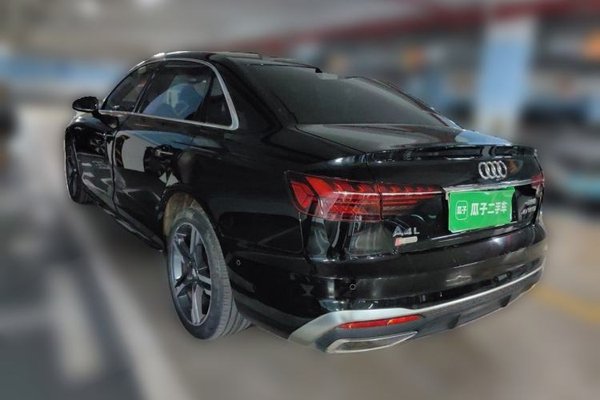 Audi A4L 2022, 66700 км, за 21037 USD