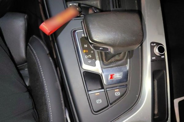 Audi A4L 2022, 66700 км, за 21037 USD - фото 13