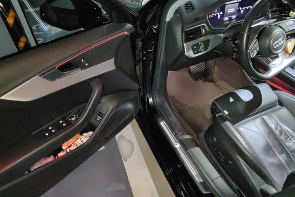 Audi A4L 2022, 66700 км, за 21037 USD - фото 19
