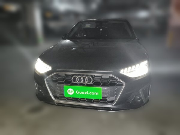 Audi A4L 2022, 25900 км, за 21135 USD