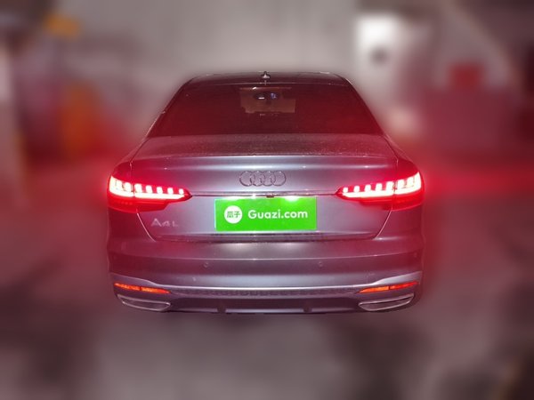 Audi A4L 2022, 25900 км, за 21135 USD