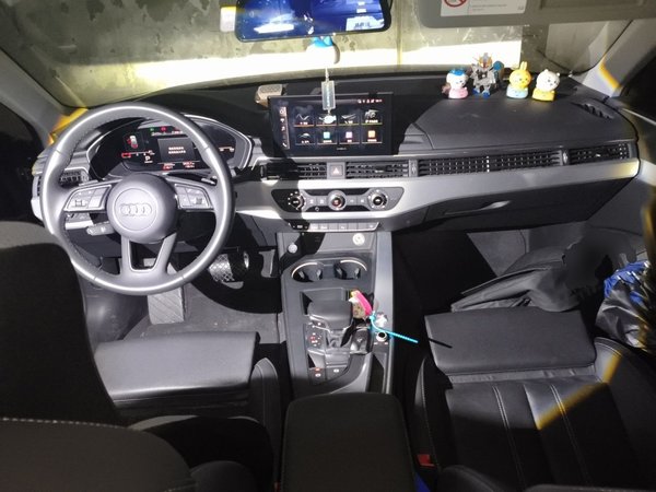 Audi A4L 2022, 25900 км, за 21135 USD - фото 10