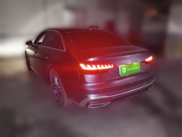 Audi A4L 2022, 25900 км, за 21135 USD