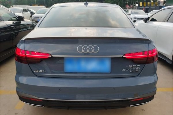Audi A4L 2022, 35900 км, за 28096 USD