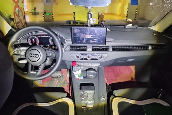 Audi A4L 2022, 63800 км, за 23906 USD - фото 10