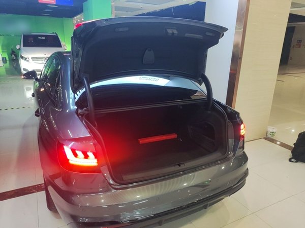 Audi A4L 2022, 79900 км, за 26402 USD - фото 13