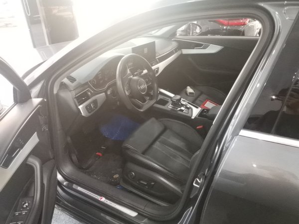 Audi A4L 2022, 90700 км, за 21960 USD - фото 19