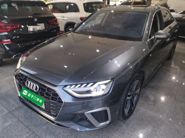 Audi A4L · 2022 год