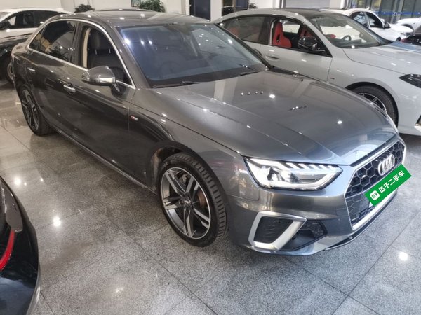 Audi A4L 2022, 90700 км, за 21960 USD