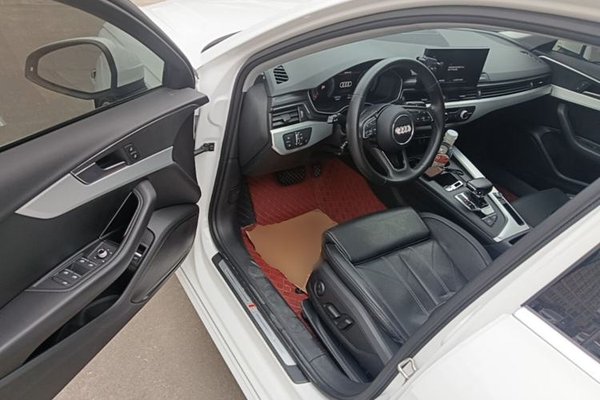 Audi A4L 2022, 123600 км, за 20594 USD - фото 18