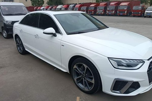 Audi A4L 2022, 123600 км, за 20594 USD