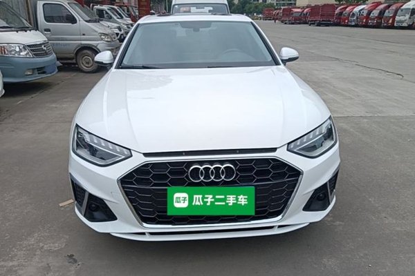 Audi A4L 2022, 123600 км, за 20594 USD