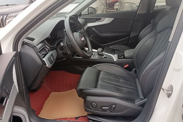 Audi A4L 2022, 123600 км, за 20594 USD - фото 17