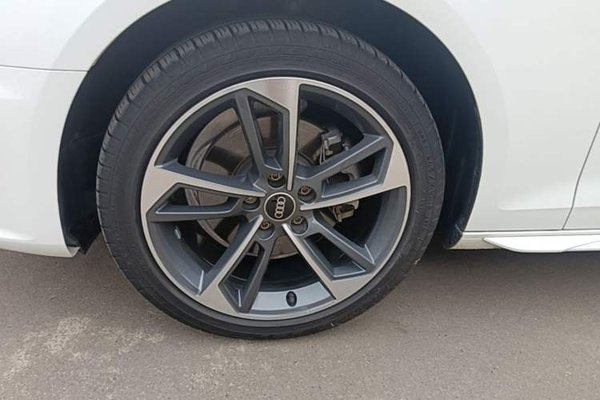 Audi A4L 2022, 123600 км, за 20594 USD - фото 10