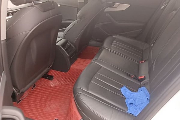 Audi A4L 2022, 123600 км, за 20594 USD - фото 20