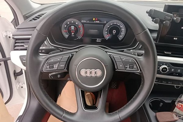 Audi A4L 2022, 123600 км, за 20594 USD - фото 13