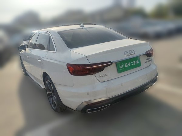 Audi A4L 2022, 52600 км, за 18825 USD