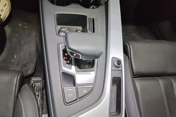 Audi A4L 2023, 21500 км, за 23612 USD - фото 16