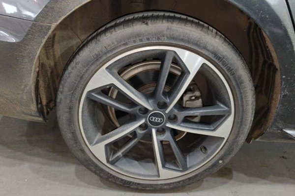 Audi A4L 2023, 21500 км, за 23612 USD - фото 11
