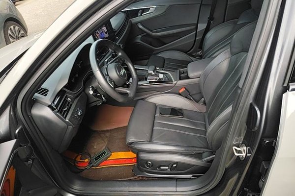 Audi A4L 2023, 53400 км, за 24921 USD - фото 12