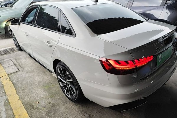 Audi A4L 2023, 53400 км, за 24921 USD - фото 20