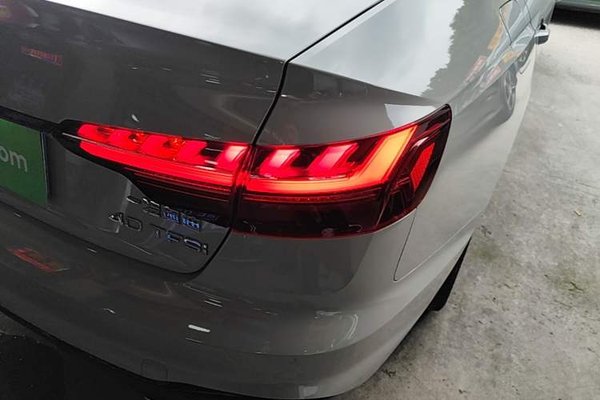Audi A4L 2023, 53400 км, за 24921 USD - фото 23