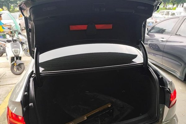 Audi A4L 2023, 53400 км, за 24921 USD - фото 16