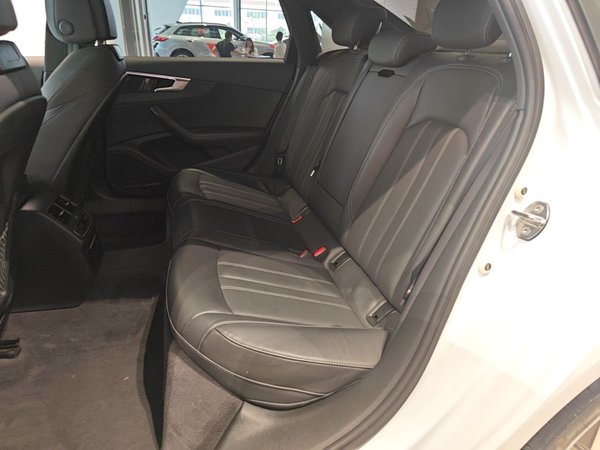 Audi A4L 2023, 24600 км, за 27672 USD - фото 20
