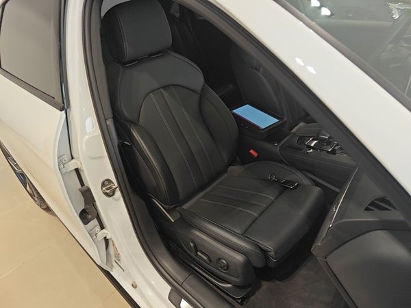 Audi A4L 2023, 24600 км, за 27672 USD - фото 23