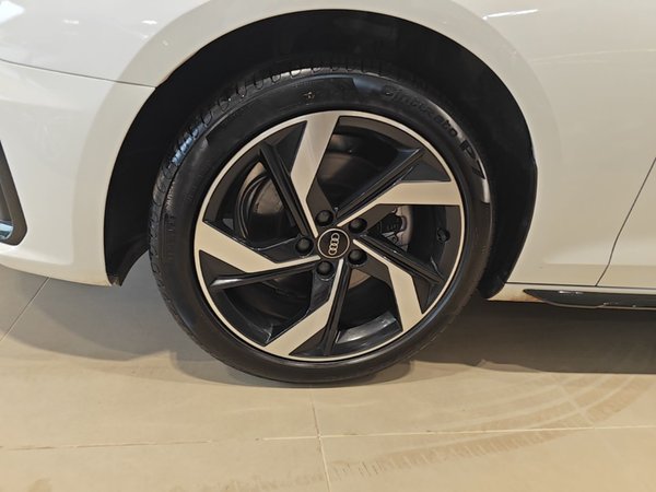 Audi A4L 2023, 24600 км, за 27672 USD - фото 8