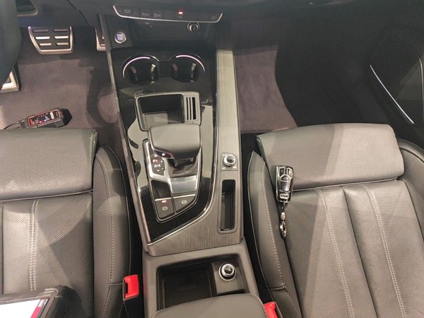 Audi A4L 2023, 24600 км, за 27672 USD - фото 17