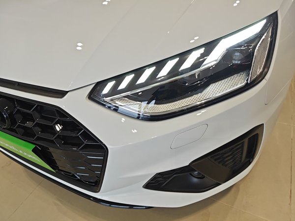 Audi A4L 2023, 24600 км, за 27672 USD - фото 9
