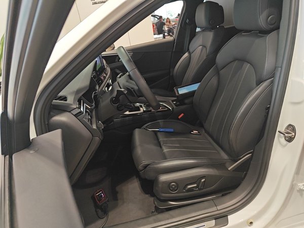 Audi A4L 2023, 24600 км, за 27672 USD - фото 18