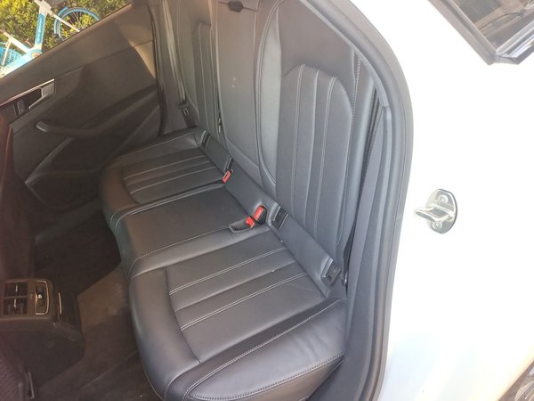 Audi A4L 2023, 32400 км, за 28663 USD - фото 18