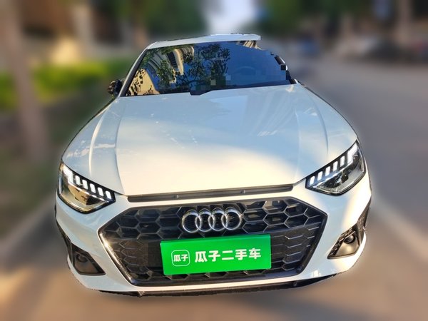 Audi A4L 2023, 32400 км, за 28663 USD
