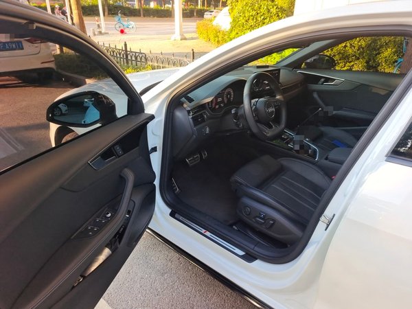 Audi A4L 2023, 32400 км, за 28663 USD - фото 17
